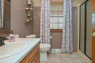 3156 Molly Brown Ln, Green Bay, WI 54313 - Photo 11