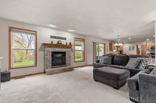 3663 Hickory Ridge Rd, Oshkosh, WI 54904 - Photo 11