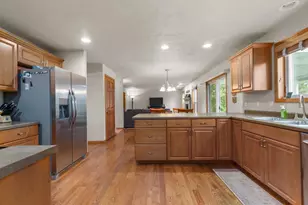 3663 Hickory Ridge Rd, Oshkosh, WI 54904 - Photo 7