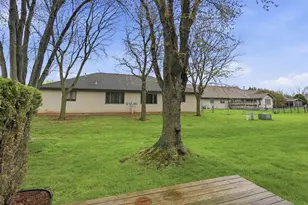 82 Spencer Village Ct, Appleton, WI 54914 - Photo 11