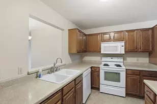 82 Spencer Village Ct, Appleton, WI 54914 - Photo 5