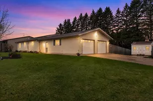 21 Primrose Cir, Clintonville, WI 54929 - Photo 1