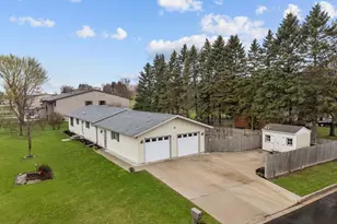 21 Primrose Cir, Clintonville, WI 54929 - Photo 3