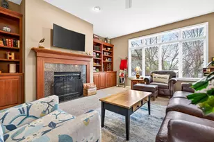 325 E Stratford Ln, Appleton, WI 54913 - Photo 7