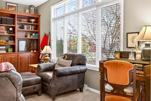 325 E Stratford Ln, Appleton, WI 54913 - Photo 9
