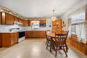 815 Irvington St, Green Bay, WI 54304 - Photo 7