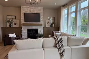 2528 N Stellita Cir, De Pere, WI 54114 - Photo 3