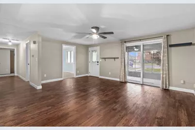 2206 Meadowbrook Court #A, Oshkosh, WI 54904 - Photo 5