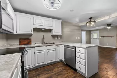 2206 Meadowbrook Court #A, Oshkosh, WI 54904 - Photo 15