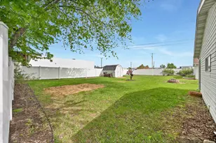 2110 Elm View Dr, Green Bay, WI 54304 - Photo 15