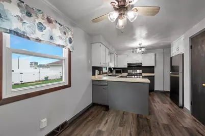 2110 Elm View Drive, Green Bay, WI 54304 - Photo 11