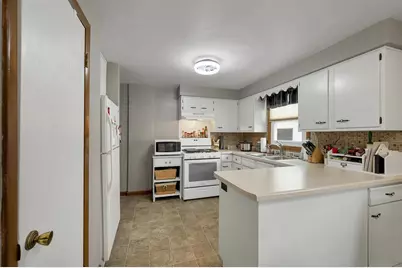 2110 Elm View Drive, Green Bay, WI 54304 - Photo 27