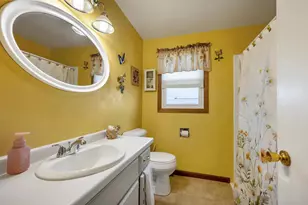 2110 Elm View Dr, Green Bay, WI 54304 - Photo 43