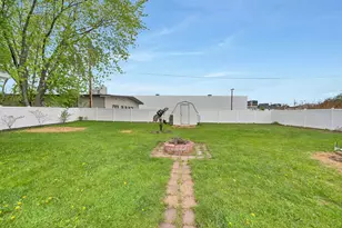 2110 Elm View Dr, Green Bay, WI 54304 - Photo 7