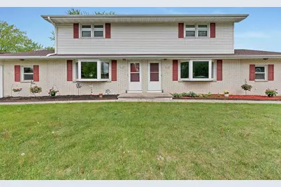 2110 Elm View Drive, Green Bay, WI 54304 - Photo 3
