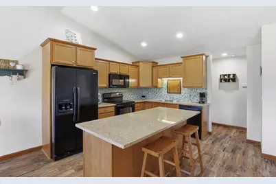 922 Denise Court, Kaukauna, WI 54130 - Photo 9