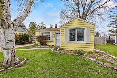 427 Lark Street, Oshkosh, WI 54902 - Photo 1