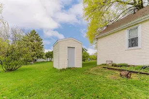 332 Rosalia St, Oshkosh, WI 54901 - Photo 35