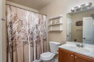 332 Rosalia St, Oshkosh, WI 54901 - Photo 9