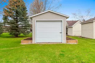 N1224 Bobwhite Dr, Greenville, WI 54942 - Photo 11