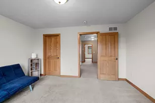 230 Oakbrook Dr, Pulaski, WI 54162 - Photo 19