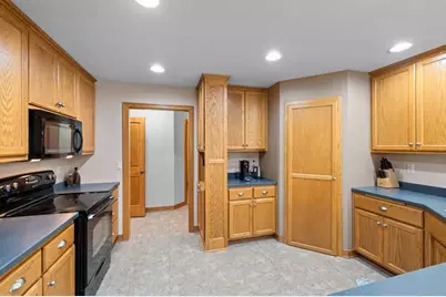 230 Oak Brook Drive, Pulaski, WI 54162 - Photo 9