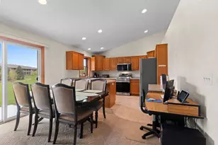 5433 Brookview Dr, Appleton, WI 54913 - Photo 11