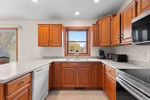 5433 Brookview Dr, Appleton, WI 54913 - Photo 13