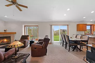 5433 Brookview Dr, Appleton, WI 54913 - Photo 7