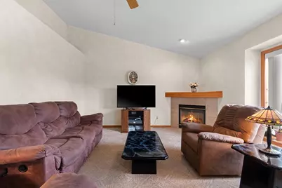 5433 Brookview Drive, Appleton, WI 54913 - Photo 9