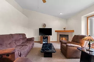 5433 Brookview Dr, Appleton, WI 54913 - Photo 9
