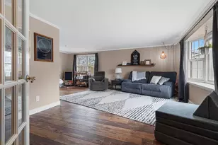 525 E Briar Ln, Green Bay, WI 54301 - Photo 3