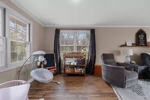 525 E Briar Ln, Green Bay, WI 54301 - Photo 9