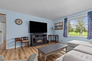 1911 S Carpenter St, Appleton, WI 54915 - Photo 3