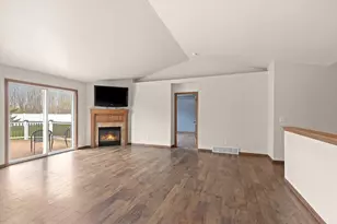 4814 Isabella Cir, Hobart, WI 54155 - Photo 5