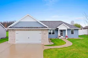 493 Harvest Hill Dr, Denmark, WI 54208 - Photo 7