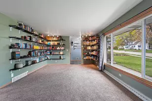 142 Greene Ave, Green Bay, WI 54301 - Photo 7