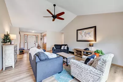 240 Alison Court, Wrightstown, WI 54180 - Photo 5