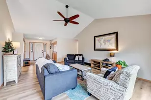 240 Alison Ct, Wrightstown, WI 54180 - Photo 5