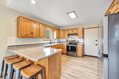240 Alison Court, Wrightstown, WI 54180 - Photo 9