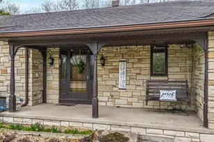 825 W Kimberly Ave, Kimberly, WI 54136 - Photo 3