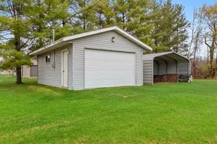 W8314 Rustic Dr, Clintonville, WI 54929 - Photo 9