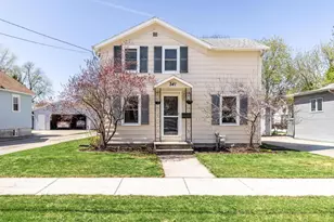341 Rosalia St, Oshkosh, WI 54901 - Photo 1