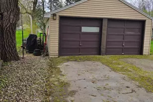 741 S Irwin Ave, Green Bay, WI 54301 - Photo 37
