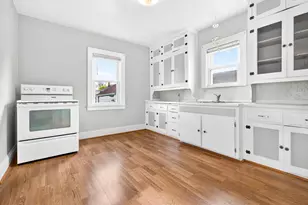 1068 Caroline St, Green Bay, WI 54303 - Photo 9