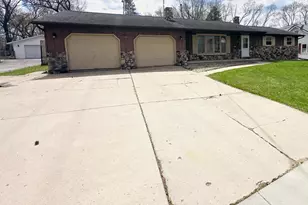 1760 Oakdale Ave, Green Bay, WI 54302 - Photo 3