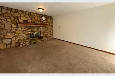 1760 Oakdale Avenue, Green Bay, WI 54302 - Photo 9