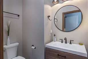1255 Cherry St, Green Bay, WI 54301 - Photo 9