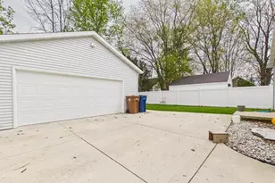 236 4th St, Menasha, WI 54952 - Photo 25