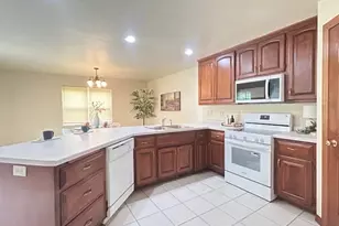 713 Edge Point Ct, De Pere, WI 54115 - Photo 9